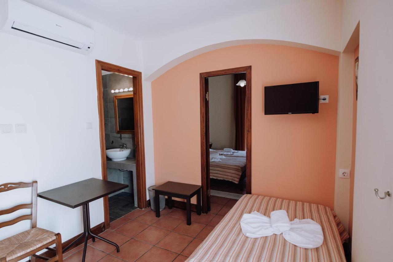 Golden View Hotel Poros Town Buitenkant foto