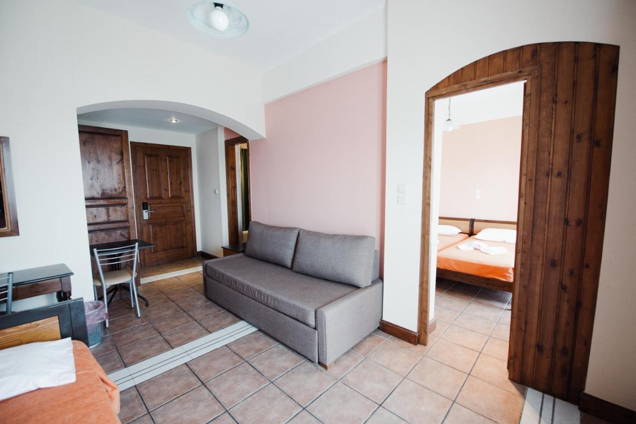 Golden View Hotel Poros Town Buitenkant foto